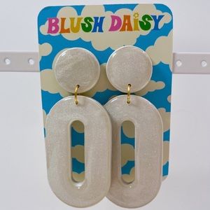 Blush Daisy Earrings 
New//Always Sold Out